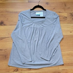 Announcements Gray Maternity Shirt Size XL